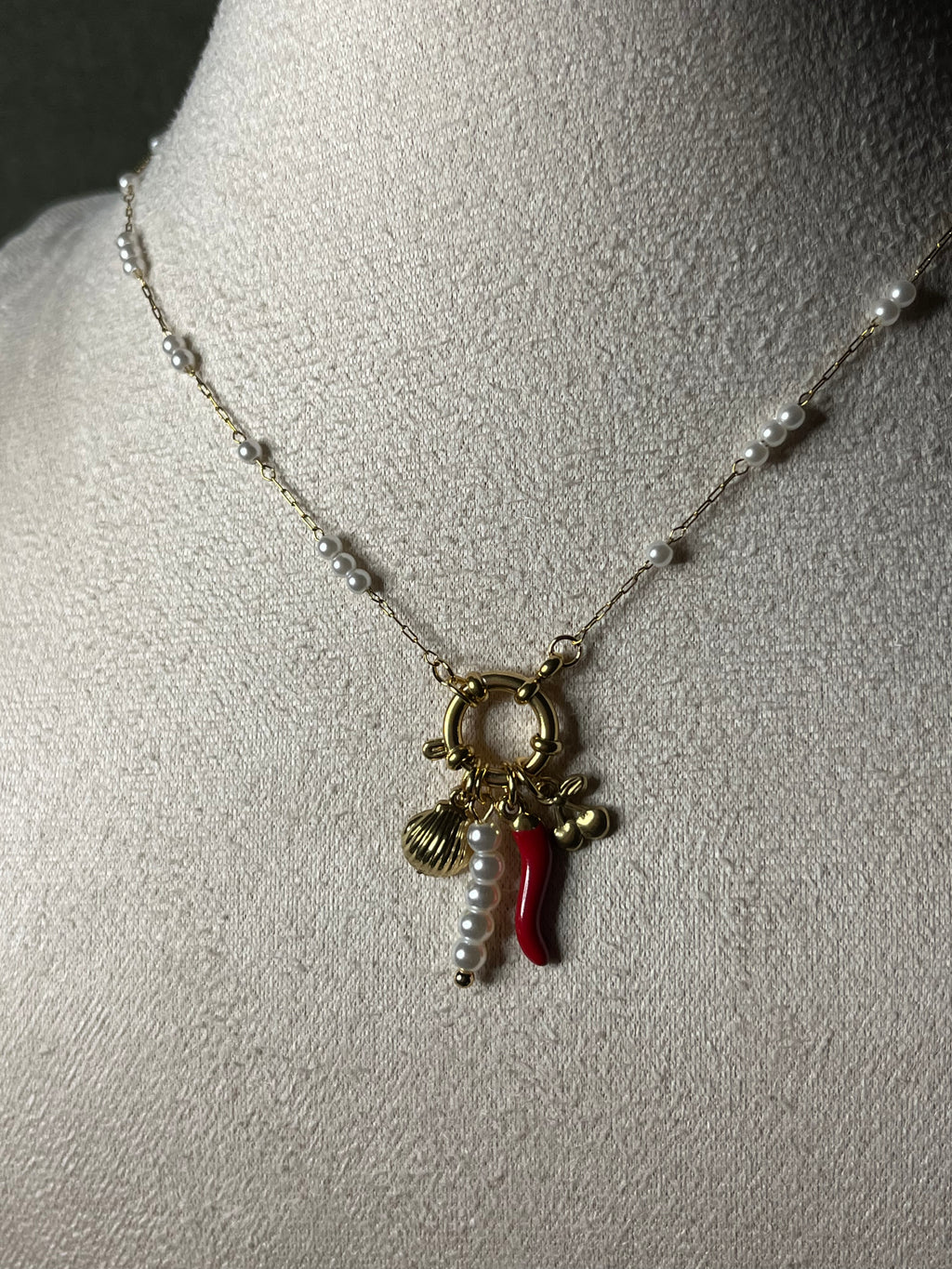Collier Molly