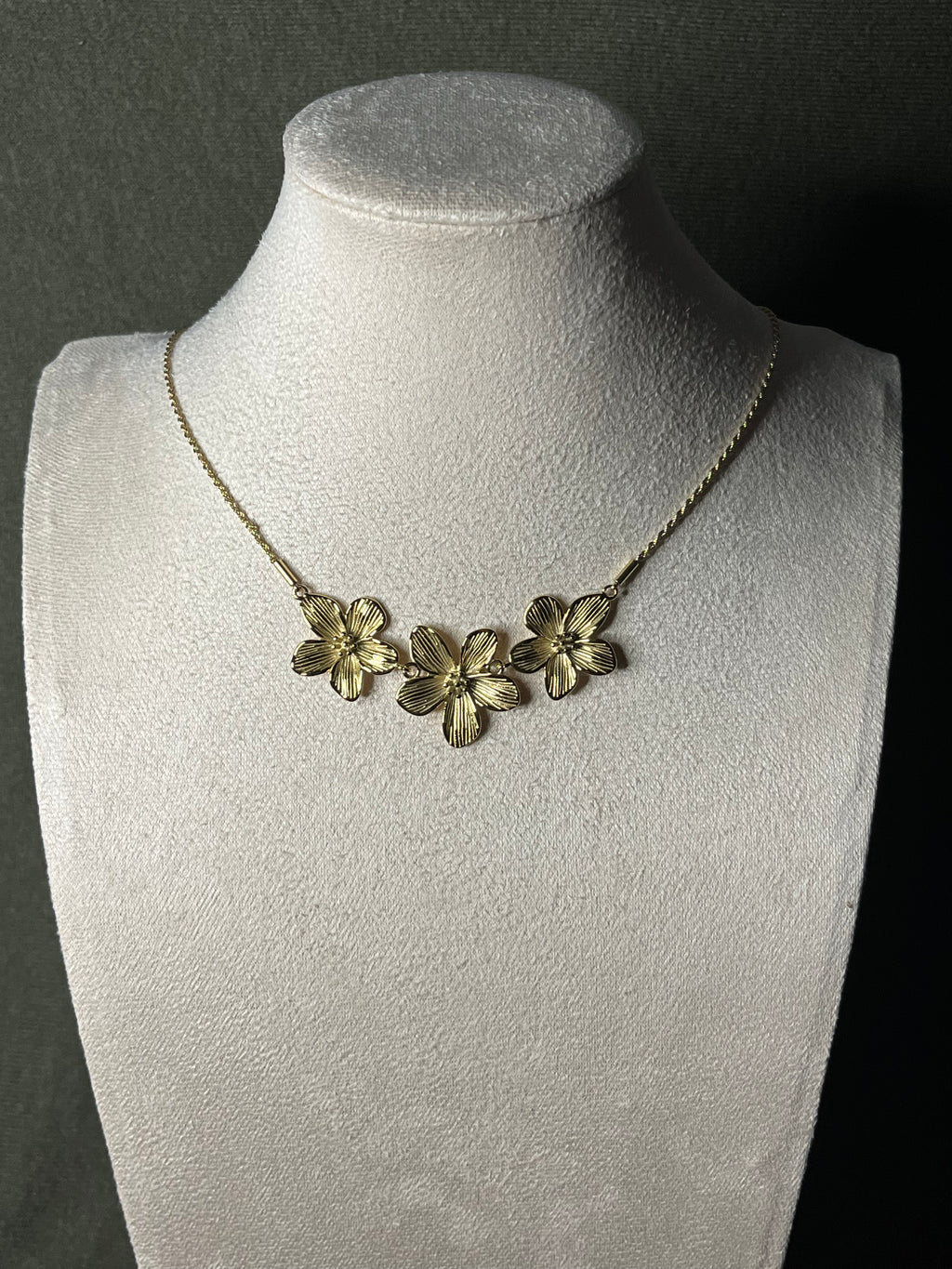Collier Onaya