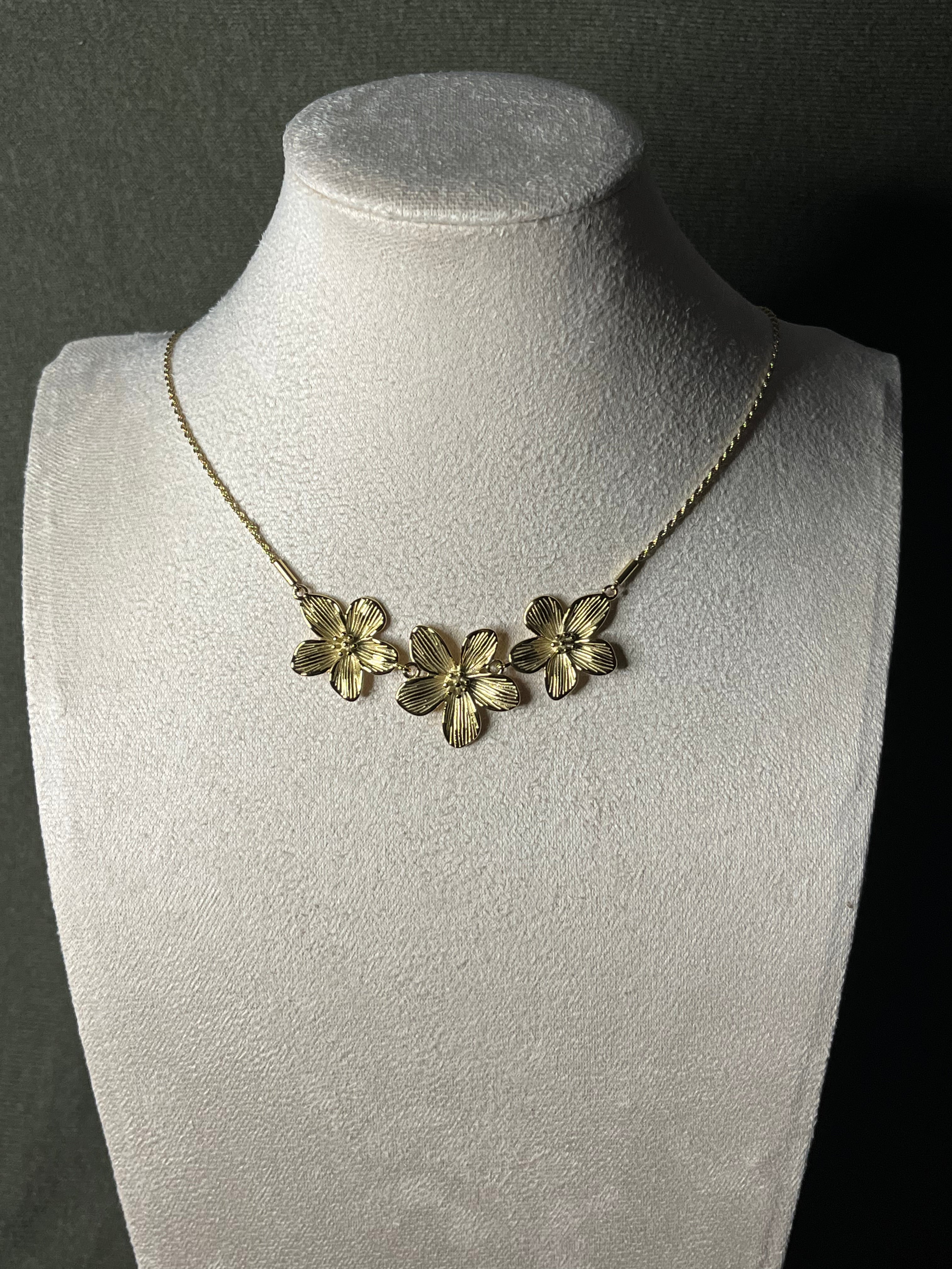 Collier Onaya